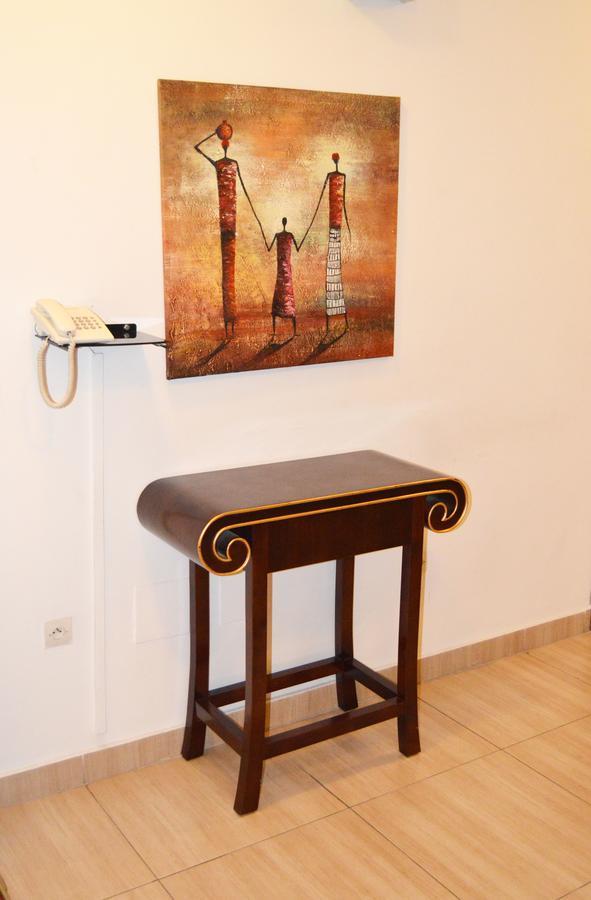 Leon Hotel Κινσάσα Εξωτερικό φωτογραφία