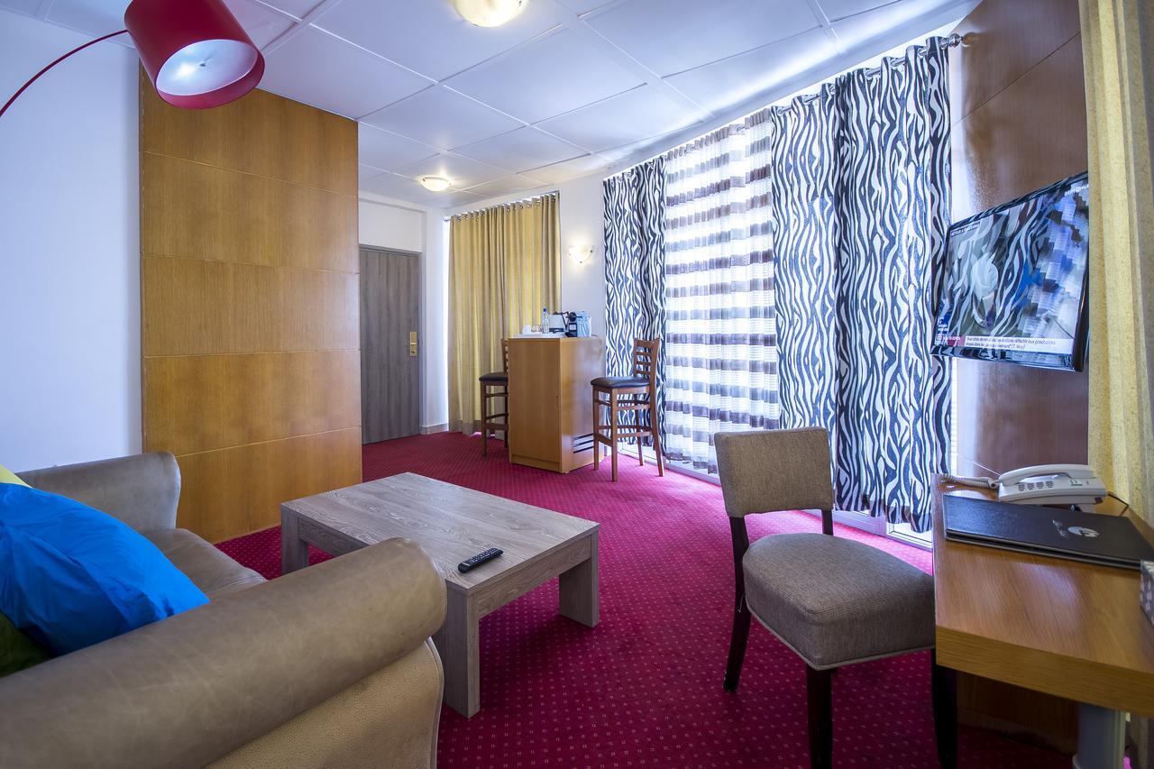 Leon Hotel Κινσάσα Εξωτερικό φωτογραφία